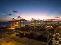 货品消防水桶从连云港市选择海运速递抵达英国——阿伯丁